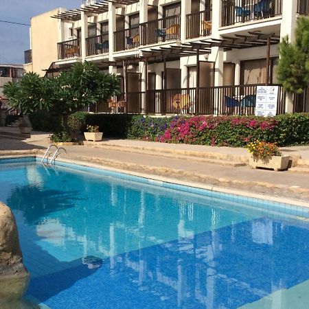 Kings Annex Aparthotel Paphos ภายนอก รูปภาพ