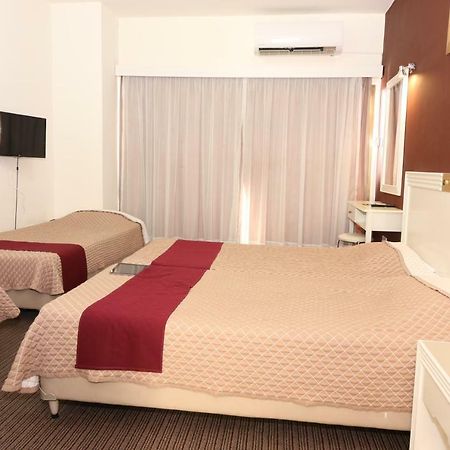 Kings Annex Aparthotel Paphos ภายนอก รูปภาพ