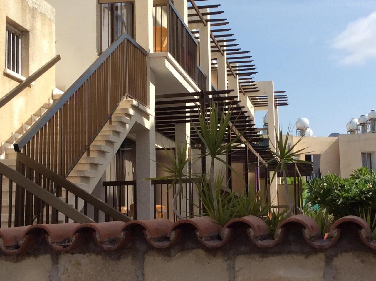 Kings Annex Aparthotel Paphos ภายนอก รูปภาพ