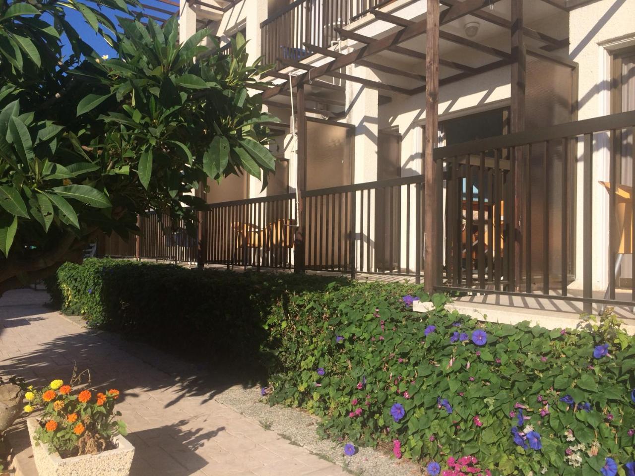 Kings Annex Aparthotel Paphos ภายนอก รูปภาพ