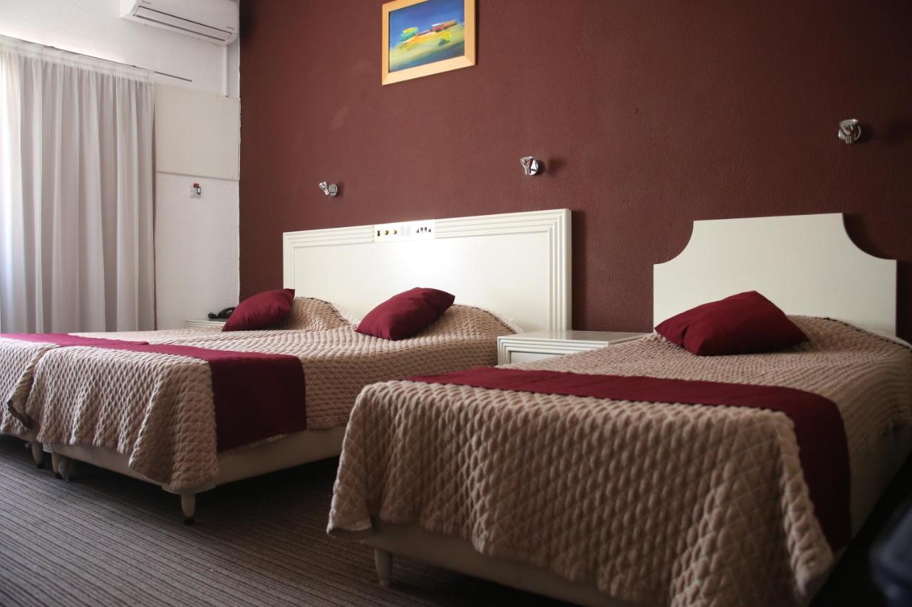 Kings Annex Aparthotel Paphos ภายนอก รูปภาพ