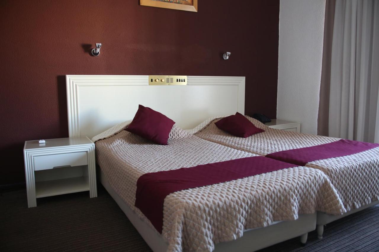 Kings Annex Aparthotel Paphos ภายนอก รูปภาพ