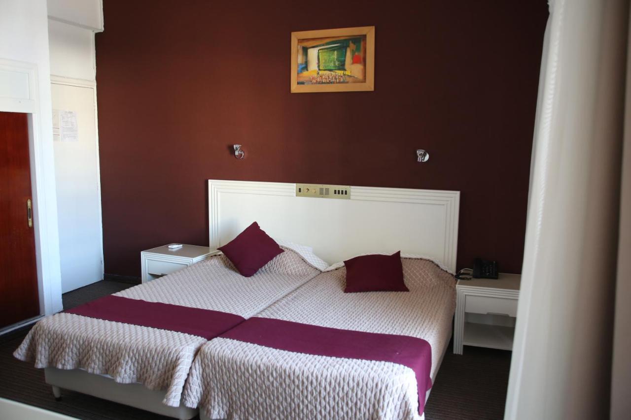 Kings Annex Aparthotel Paphos ภายนอก รูปภาพ